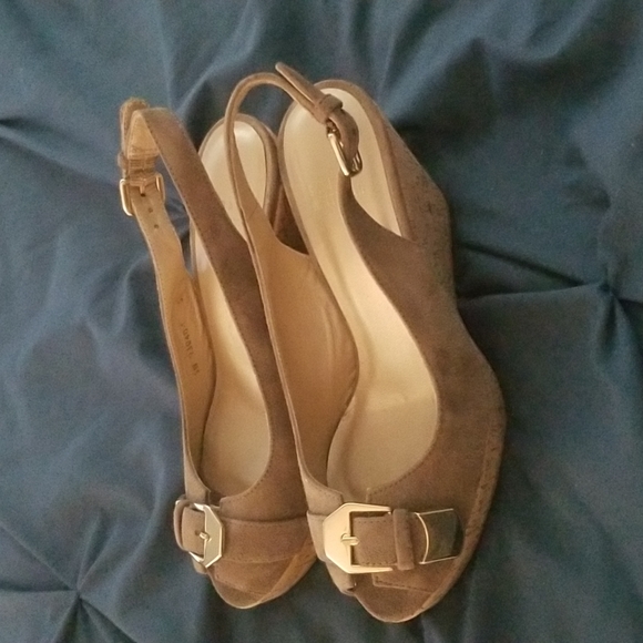 Stuart weitzman tan suede 4 inch espadrilles